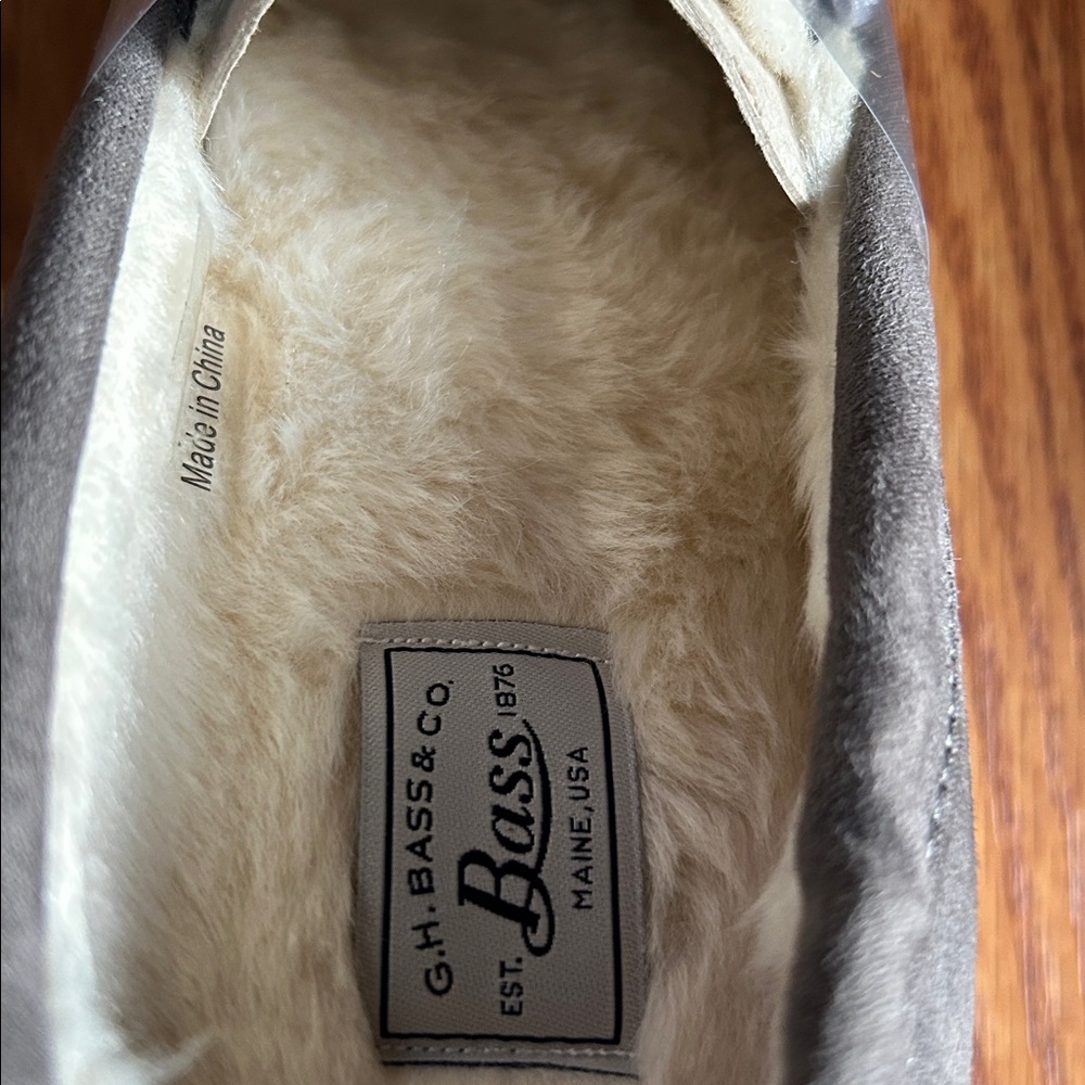 G.H. Bass & Co. New Dark Gray Loafers Size Small w/Faux Fur Lining - Picture 10 of 16